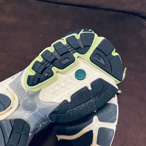 Very Good Brooks Ravenna 3 Womens Running Shoes Size 8 US 39 Medium Black Green - Picture 8 of 9